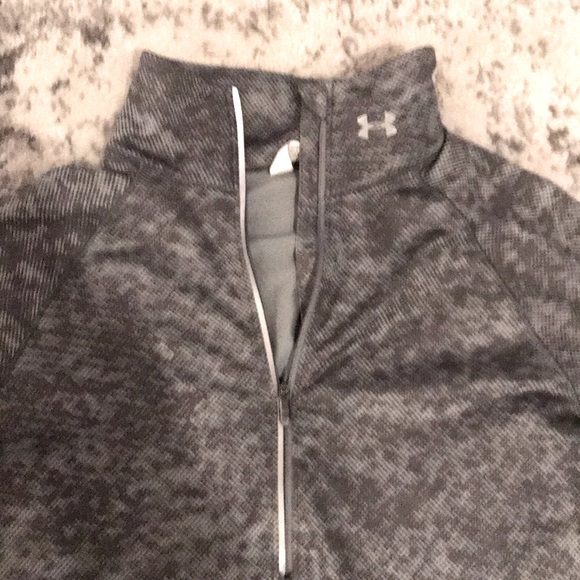 Under Armour Quarter Zip - Picture 2 of 5